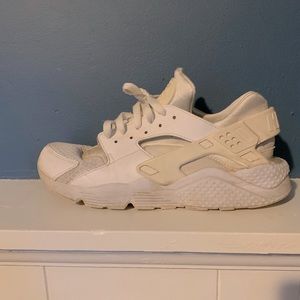 NIKE AIR HUARACHE WHITE